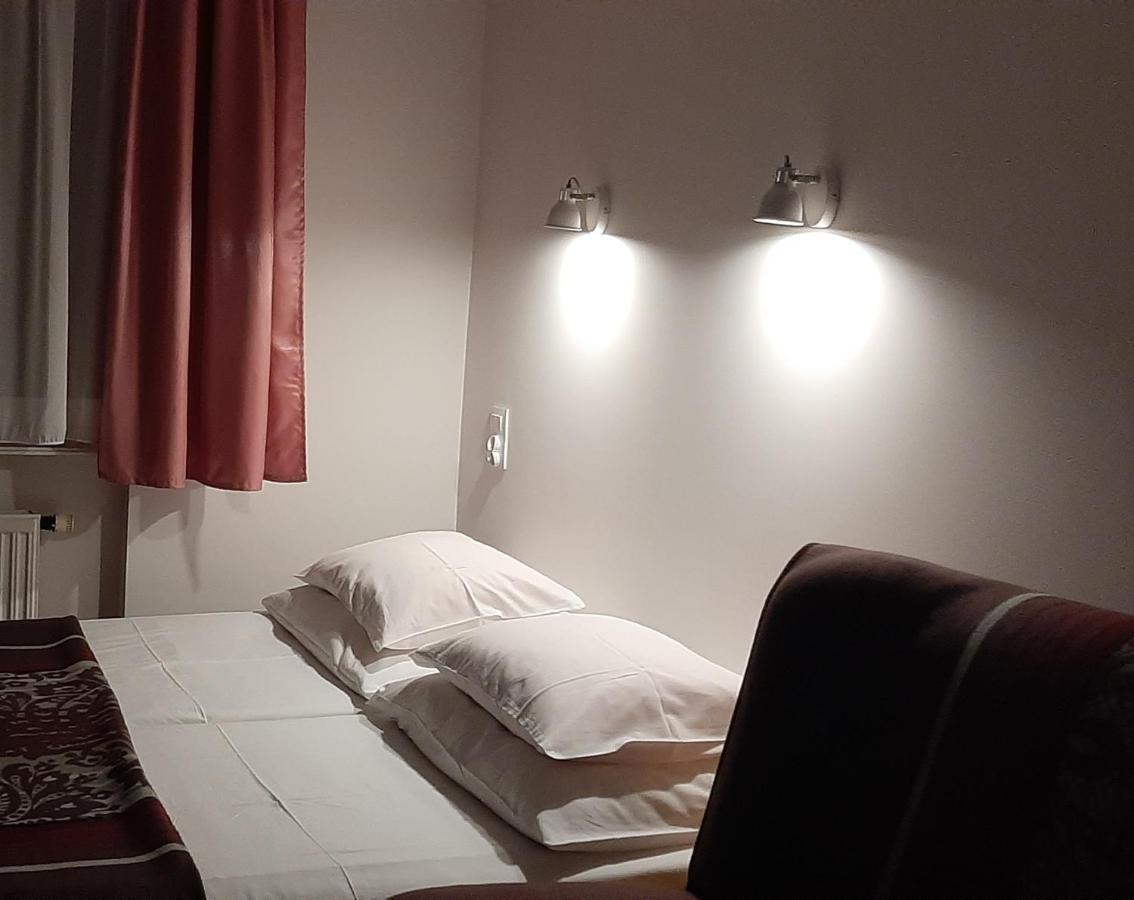 Bartek Dom Goscinny Ujście-Darłowskie Exteriör bild