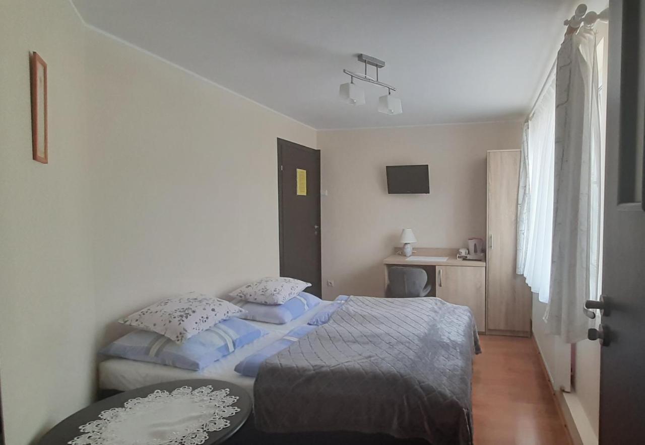 Bartek Dom Goscinny Ujście-Darłowskie Exteriör bild